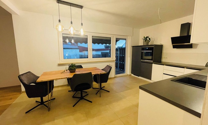 Allersberg Appartement | Moderne Ferienwohnung mit Großer Terrasse im Fränkischen Seenland
