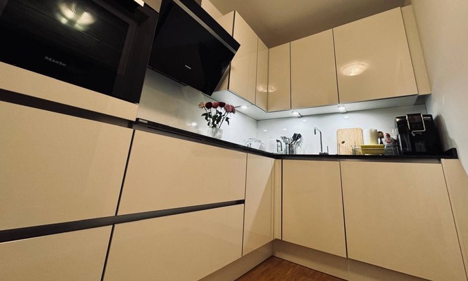 Nordend Appartement | Moderne Penthouse Wohnung mit großer Dachterrasse und Skyline Blick