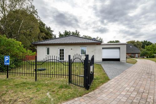 Tarnow Maison | Moderner Bungalow, rollstuhlgerecht