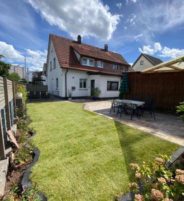 Boeblingen Maison | Modernes Ferienhaus mit Kochinsel, Garten, 2 Parkplätze inkl, 4-8 Pers