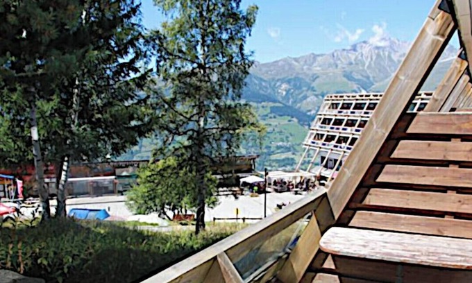 Arc-1600 Appartement | Modernly designed Apartment , Heart of the station, Ski on door, south terrace