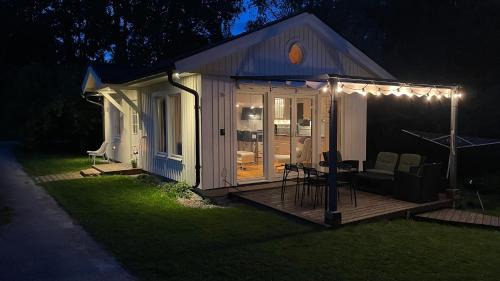 Ekero Maison | Modernt gästhus med två sovrum och sovmöjlighet för upp till fem personer