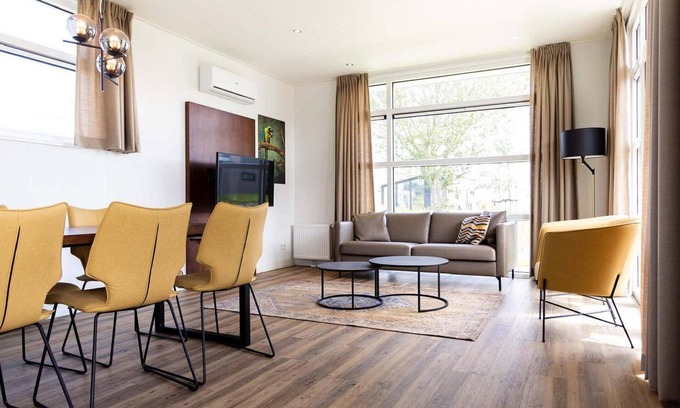 Lageweg Chalet De Ski | ✓ Module Special at Parc de IJsselhoeve ✓ Holiday home for 6 persons ✓ Located in Nieuwerkerk aan den IJssel (Zuid-Holland) ✓ Holiday park next to the IJssel ✓ Book directly through the park