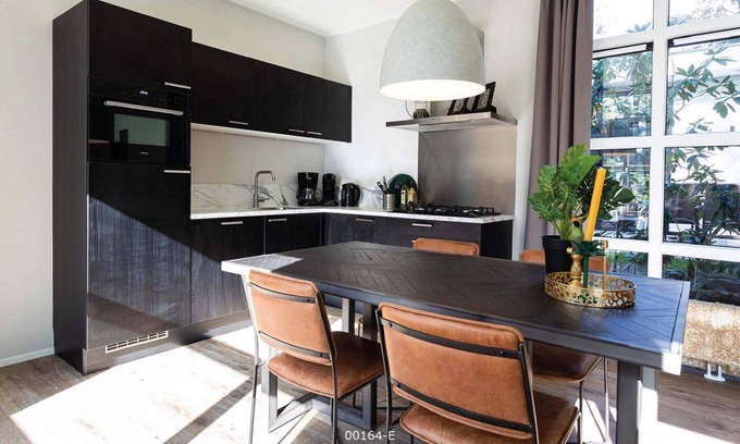 Cromvoirt Chalet De Ski | ✓ Module Special at Résidence de Leuvert ✓ Holiday home for 4 persons ✓ Located near Den Bosch (Noord-Brabant) ✓ Near De IJzeren Man ✓ Book directly through the park