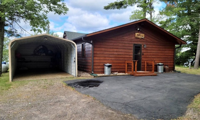Hayward Cabine | Moe's Dream on Tiger Cat Flowage
