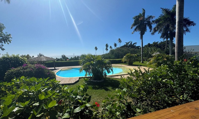 Tiahura Hôtel | Moemiti