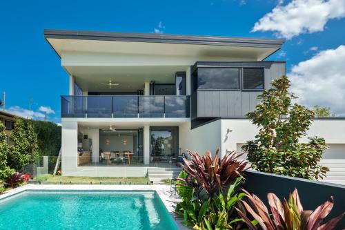 Moffat Beach Maison | Moffat Beach Modern Oasis with Pool