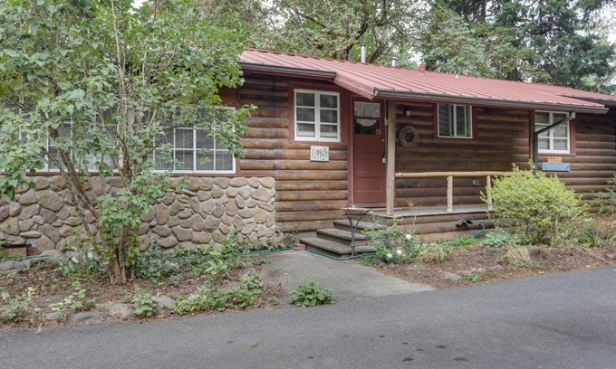 Molalla Maison | Molalla River Cottage