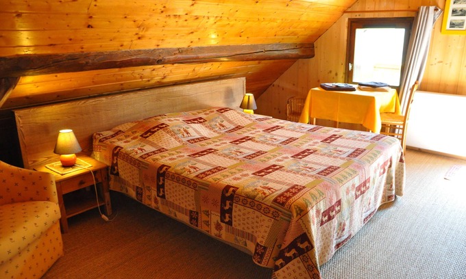 Queige Maison | Molliessoulaz grange aux loups