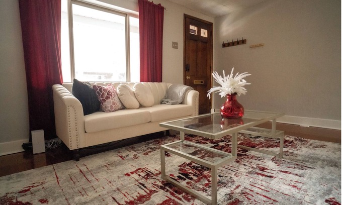 Bloomfield Maison | Momma Mary's Place @ Lawrenceville