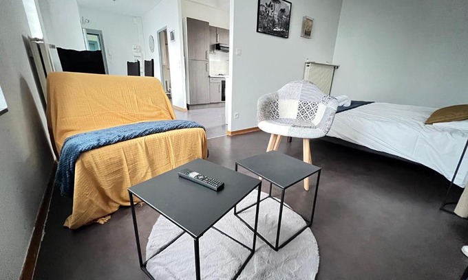 Saint-Julien-les-Metz Appartement | Mon Spacieux Studio Parking Un-Séjour-à-Part