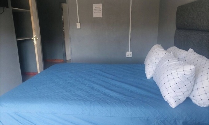 Phuthaditjhaba Appartement | Monarca Inn - Gorgeous 10-bedroom apartment in Phuthaditjhaba Qwaqwa Makwane