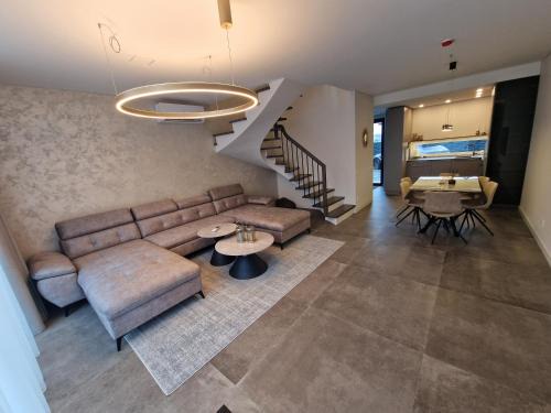 Sventoji Maison | MONCI erdvūs apartamentai Monciskėse su uždaru kiemeliu