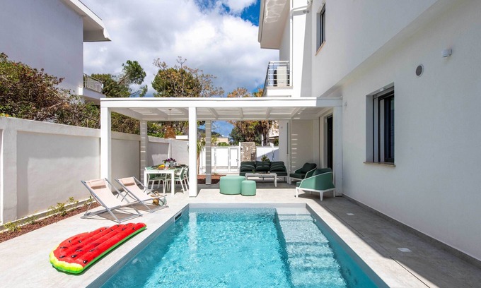 Mondello Villa | Mondello, Villa Blu with swimming pool (7 min from the beach)