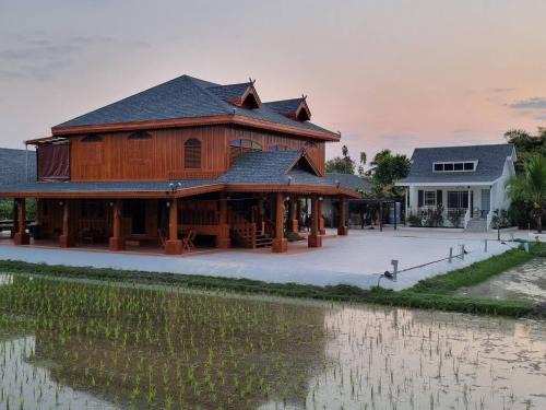 Mae Jo Hôtel | MonMin Farmstay