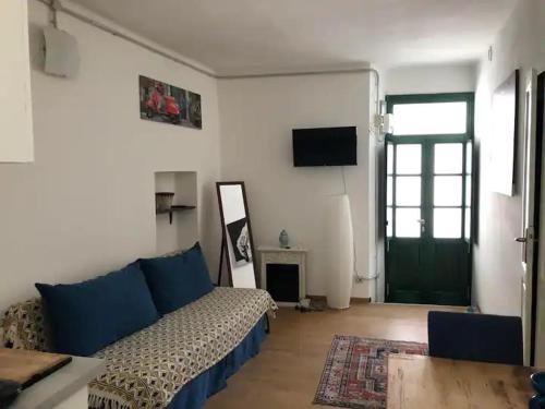 Lesa Appartement | Monolocale a Lesa - monolocale indipendente con divano letto e angolo cottura