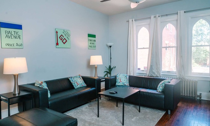 Allegheny-West Appartement | MONOPOLY - Prime-Location - Walkable - Sleeps 6