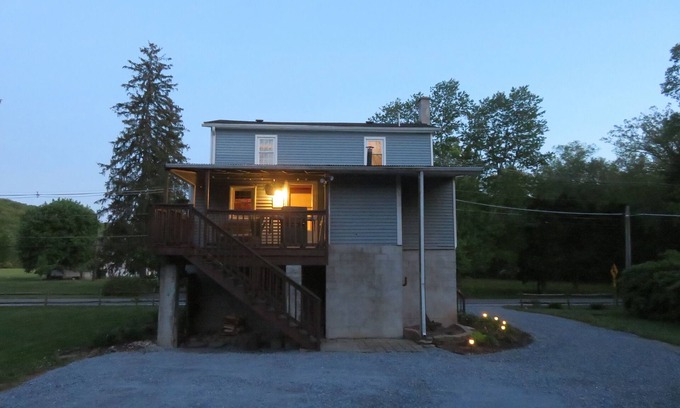 Jonestown Maison | Monroe Valley Guesthouse near Swatara State Park, Hershey, other attractions!