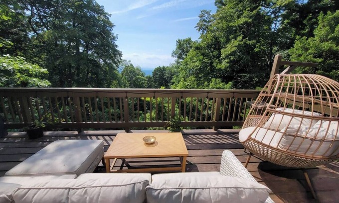 Linden Maison | Mont Bleu, A-Frame Cabin w/Hot Tub & Scenic Views
