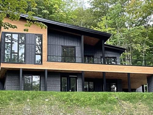 Potton Chalet De Ski | Mont Owl's Head - Sauna - Spa - Inground Pool