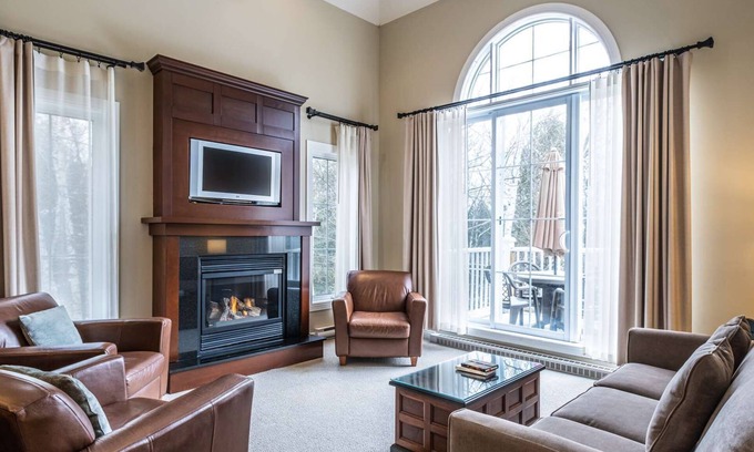 Mont-Tremblant Hôtel | Mont-Tremblant - Château Beauvallon - Suite de 3 Chambres à Coucher