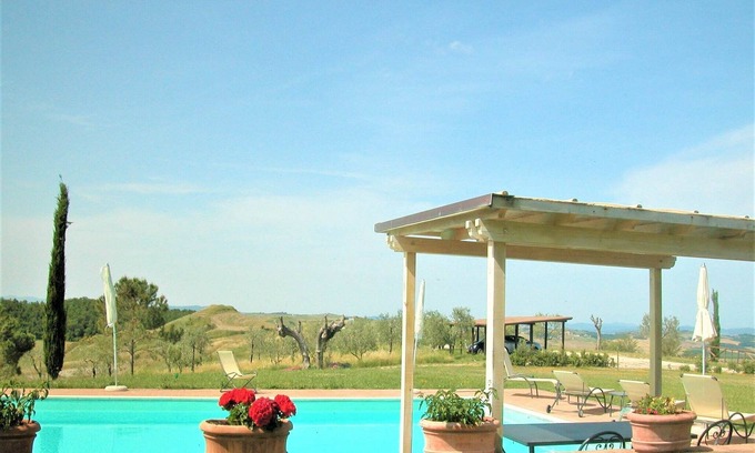 Asciano Appartement | Appartement avec piscine commune sur le toit