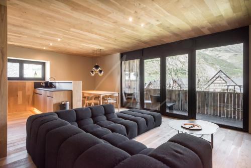 Arties Appartement | Montardo by SeaMount Rentals
