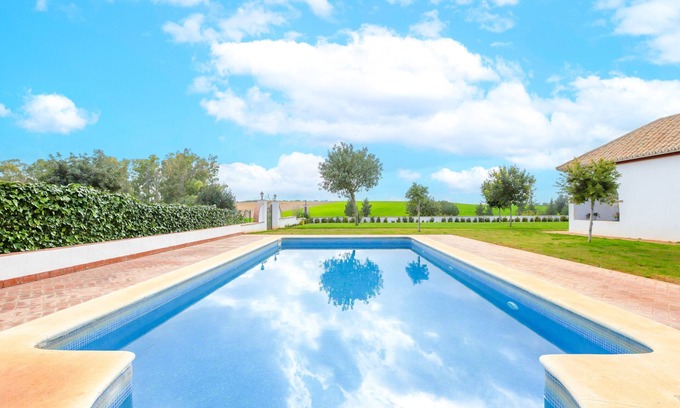 Carmona Maison | MONTECRISTO 4- Charming loft with shared pool and free Wi-Fi
