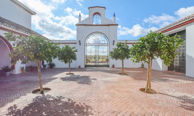 Carmona Villa | Montecristo 4 - Deux Chambres Villa, Couchages 4
