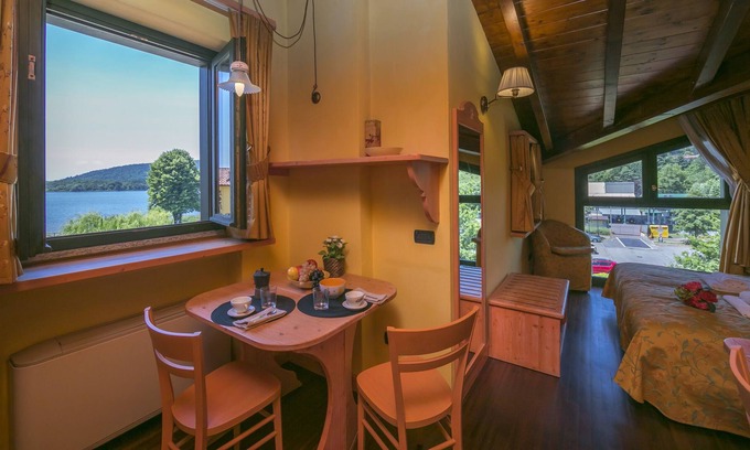 Ternate Appartement | Montelago Détendez-vous au bord du lac 2, Ternate, Italie