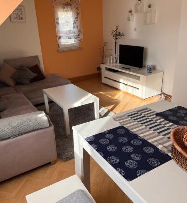 Hummeltal Appartement | Monteurwohnung bei Bayreuth 4 Zimmer nur 6 Min zur Autobahn A9, Ruhige Lage, Parkplatz