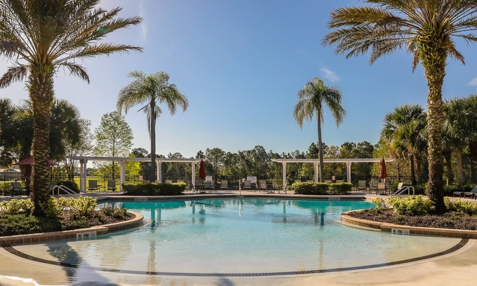 Watersong Maison | Monthly Rates | Grand 6 BDR Estate in Watersong