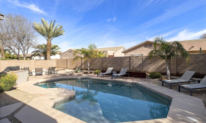 Fox Crossing Maison | Monthly Stay Gem | Chandler’s Spacious Retreat