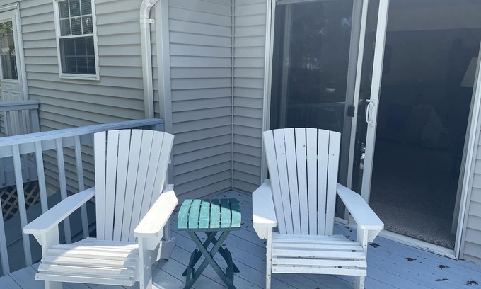 Osbornsville Maison | Monthly Summer Rental Home - beach passes included!