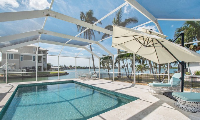 Isles of Capri Maison | "Monthtly Special" Home w/ Bay View Isles Of Capri, Naples & Marco Island area
