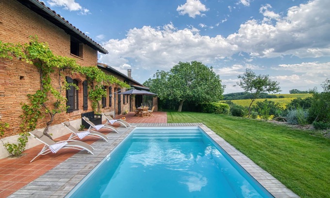 Belbeze-de-Lauragais Maison | Montillet - Maison piscine, terrain multisport