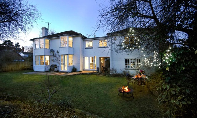 Henley-on-Thames Maison | Montpellier House, Centrally Located, Large Garden