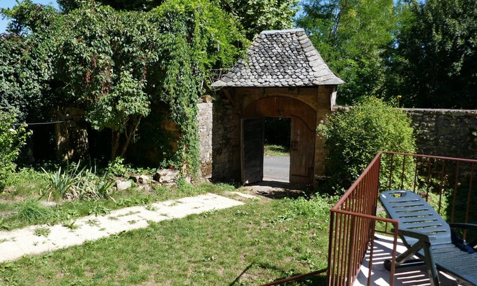 Estaing Maison | Montrepos - Ancien Presbytère du 17° siècle, 14 pers