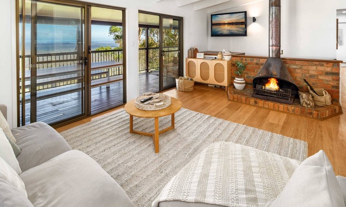 Montville Maison | Montville Retreat With Hinterland & Coastal Views