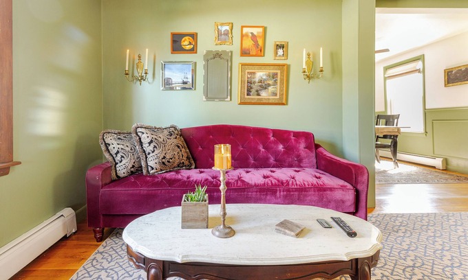 Salem Maison | Moody Salem Home Away From Home