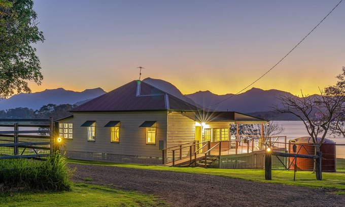 Moogerah Maison | Moogerah Lakeview Cottage