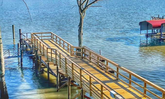 Dundee Maison | Moon Lake Escape on the water & near Clarksdale, MS & Helena, AR