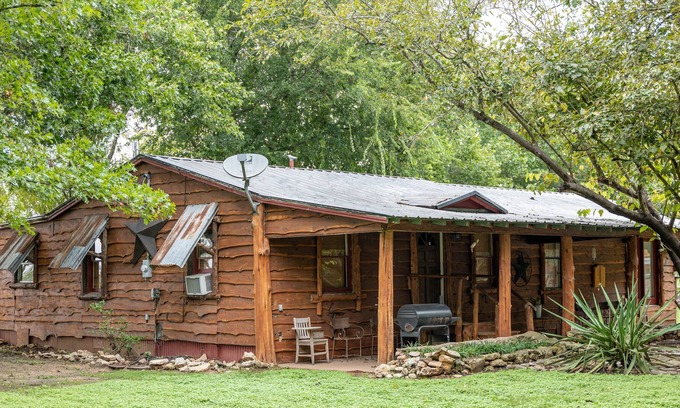 Satin Maison | Moon River Ranch - Gate House