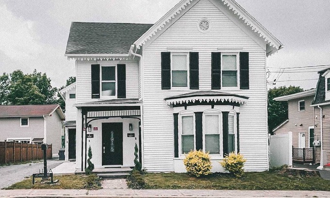 Cairo Maison | Moonlight Lodge - Catskills, Windham Mountain, Hunter Mountain