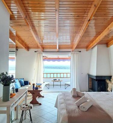Kokinos Pirgos Appartement | Moonstone Seafront Suite