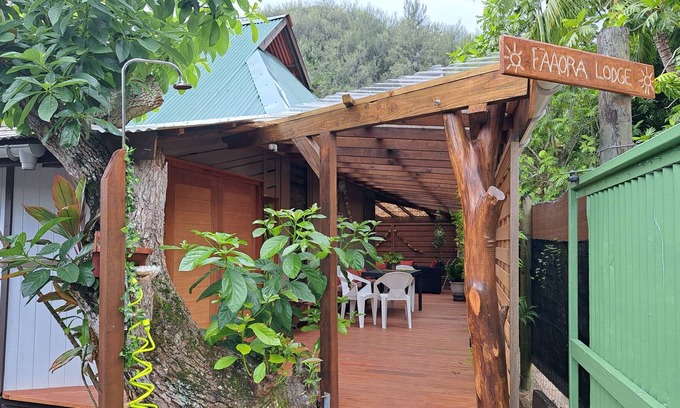 Hauru Maison | MOOREA - Faaora Lodge