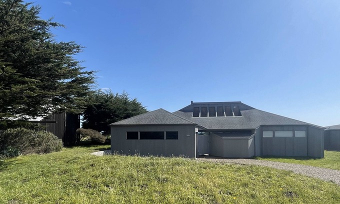 Sea Ranch Maison | Moorings: 2 BR, 2 BA House in The Sea Ranch, Sleeps 6