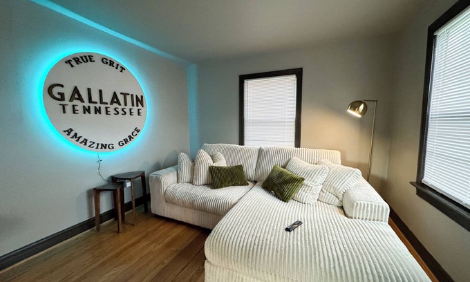 Gallatin Maison | More Space than Hotel -- King Bed/ Bunk Bed / Laundry - 29mi to Nashville