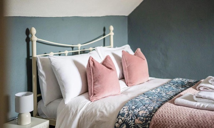 Moreton-in-Marsh Appartement | Moreton High Street - Sleeps 10, with private garden