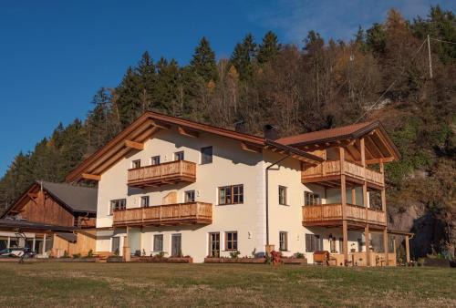 Albions Appartement | Morgengruß Himmelreich Moarlhof